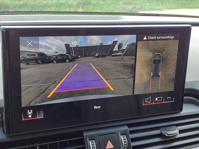 Photo of 2023 Glacier White Metallic Audi Q5