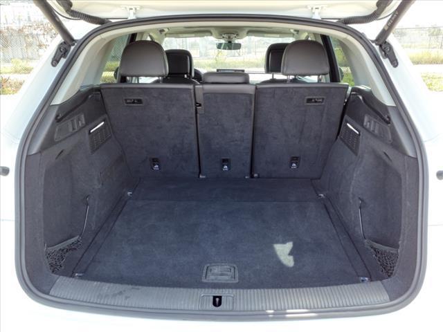 Photo of 2023 Glacier White Metallic Audi Q5