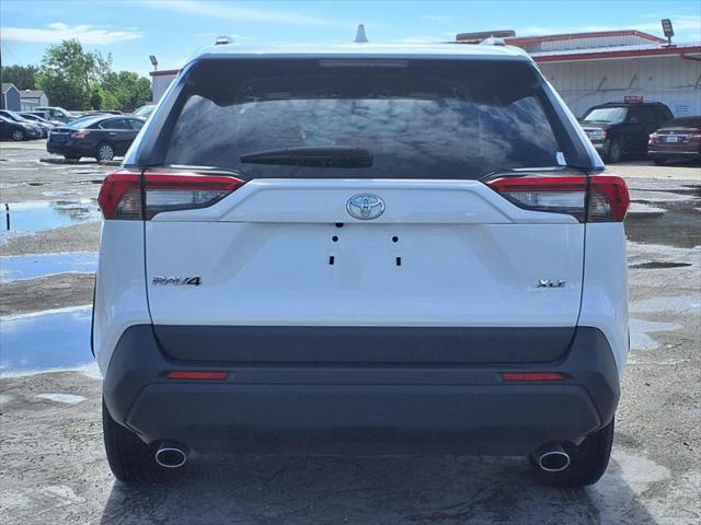 Photo of 2024 Ice Cap Toyota RAV4