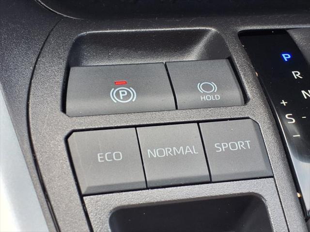 Photo of 2024 Ice Cap Toyota RAV4