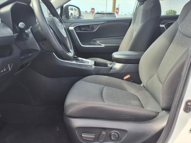 Photo of 2024 Ice Cap Toyota RAV4