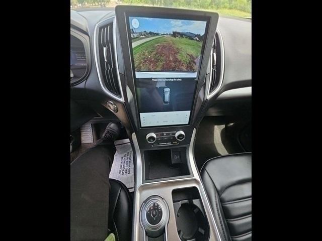 Photo of 2024 Oxford White Ford Edge