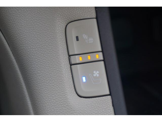 Photo of 2017 White Frost Tricoat GMC Acadia