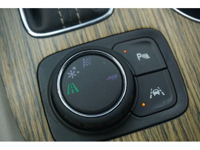 Photo of 2017 White Frost Tricoat GMC Acadia