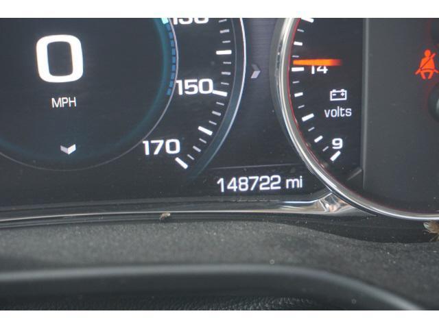 Photo of 2017 White Frost Tricoat GMC Acadia