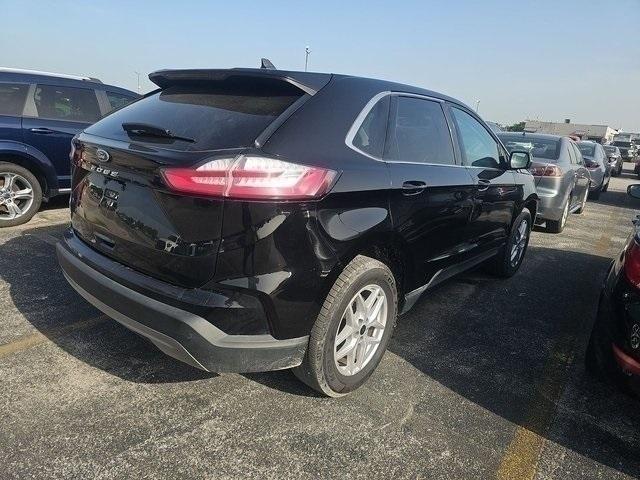Photo of 2023 Black Metallic Ford Edge
