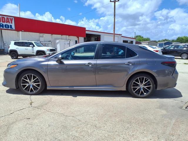 Photo of 2018 Predawn Gray Mica Toyota Camry