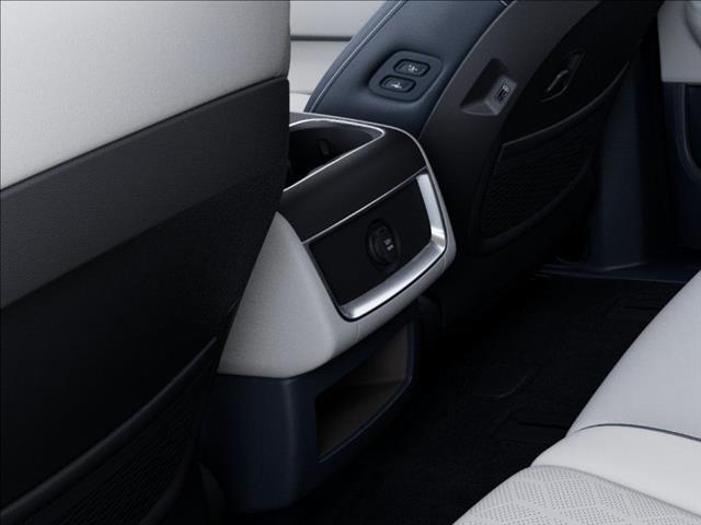 Photo of 2026 Ceramic White Kia Carnival