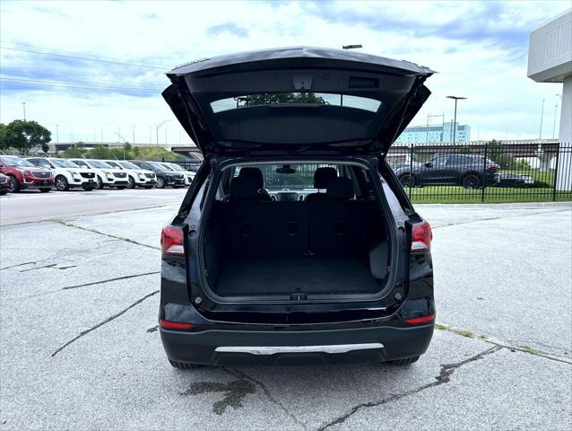 Photo of 2023 Mosaic Black Metallic Chevrolet Equinox