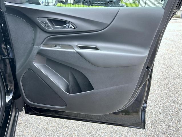 Photo of 2023 Mosaic Black Metallic Chevrolet Equinox