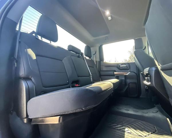 Photo of 2022 Black Chevrolet Silverado 1500