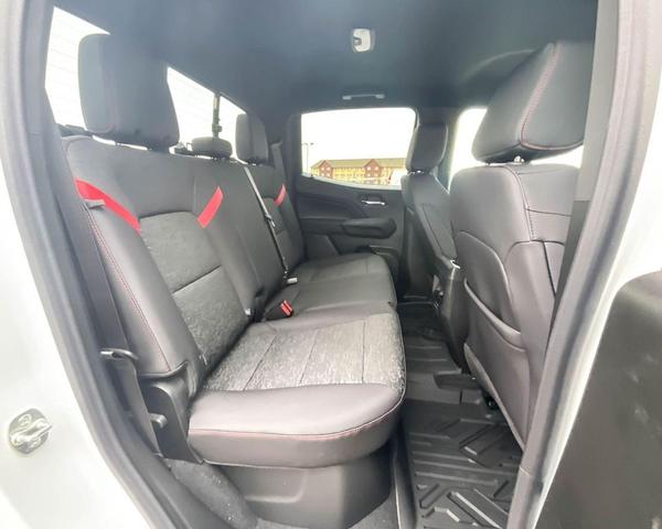 Photo of 2025 Summit White Chevrolet Colorado