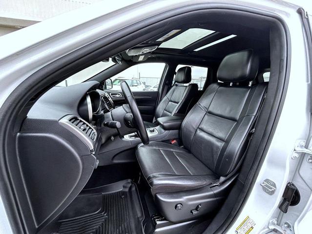 Photo of 2020 Bright White Clearcoat Jeep Grand Cherokee
