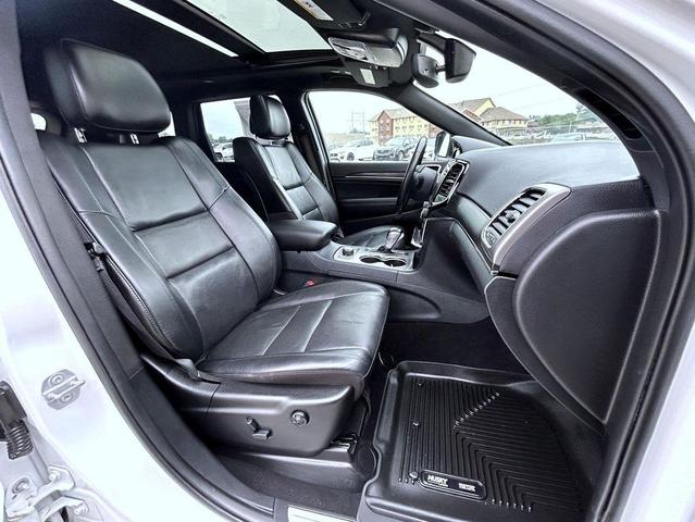 Photo of 2020 Bright White Clearcoat Jeep Grand Cherokee