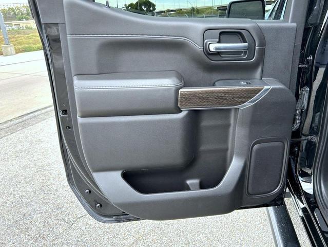 Photo of 2022 Black Chevrolet Silverado 1500