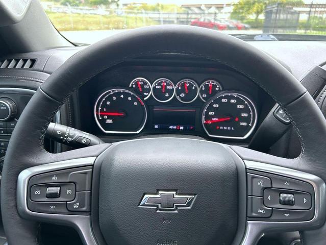 Photo of 2022 Black Chevrolet Silverado 1500