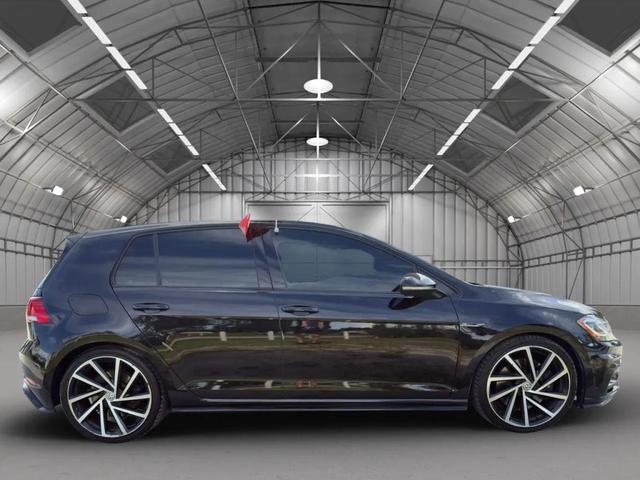 Photo of 2018 Deep Black Pearl Metallic Volkswagen Golf R