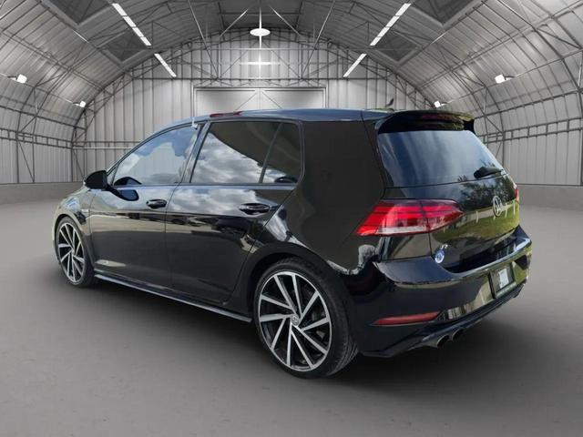 Photo of 2018 Deep Black Pearl Metallic Volkswagen Golf R