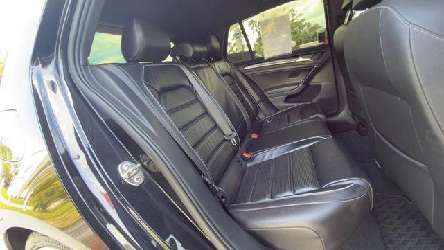 Photo of 2018 Deep Black Pearl Metallic Volkswagen Golf R