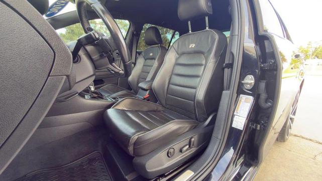 Photo of 2018 Deep Black Pearl Metallic Volkswagen Golf R