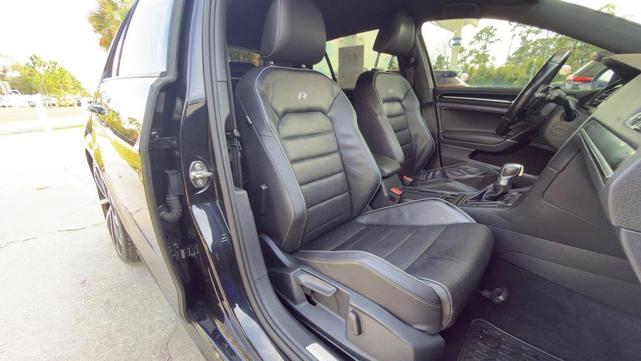 Photo of 2018 Deep Black Pearl Metallic Volkswagen Golf R