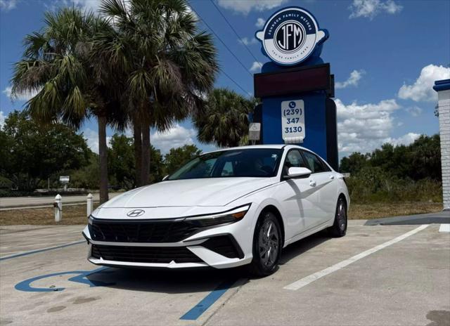 2024 Hyundai Elantra Hev
