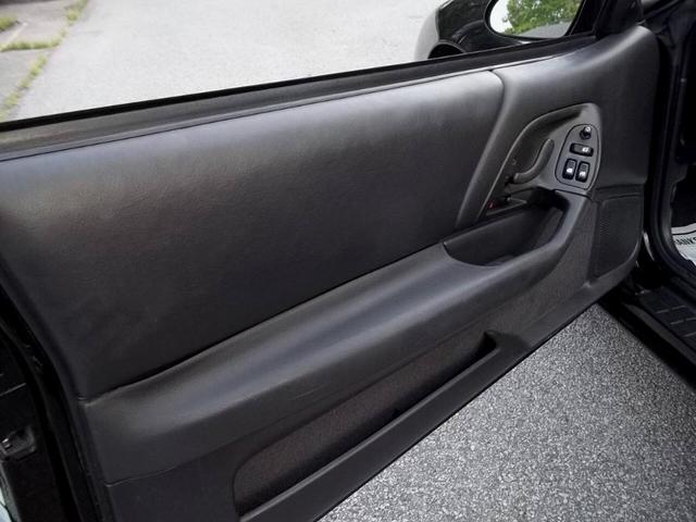Photo of 2000 Black Chevrolet Camaro