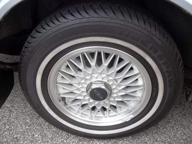 Photo of 1997 Silver Lincoln Town Car