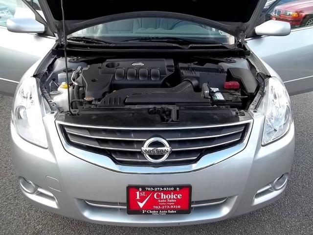 Photo of 2012 Brilliant Silver Metallic Nissan Altima