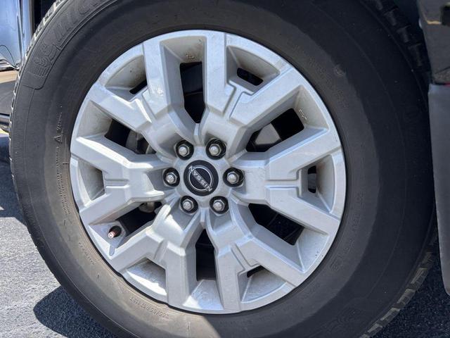 Photo of 2022 Super Black Nissan Frontier