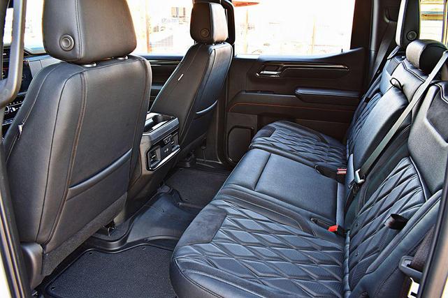 Photo of 2024 GRAY GMC Sierra 1500