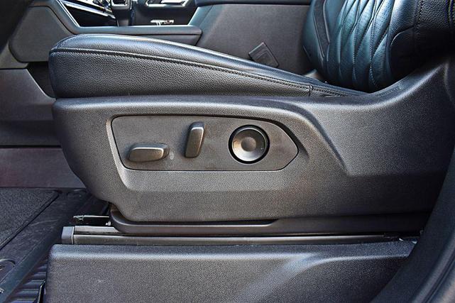 Photo of 2024 GRAY GMC Sierra 1500