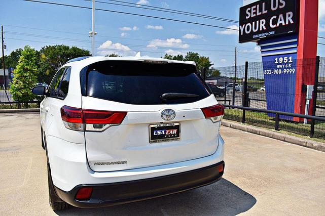 Photo of 2017 WHITE Toyota Highlander