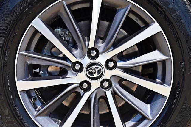 Photo of 2017 WHITE Toyota Highlander