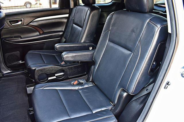 Photo of 2017 WHITE Toyota Highlander