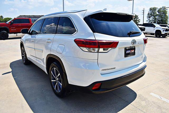 Photo of 2017 WHITE Toyota Highlander