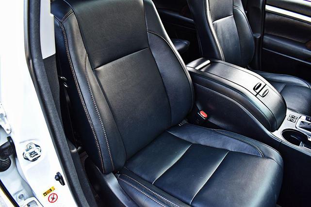 Photo of 2017 WHITE Toyota Highlander