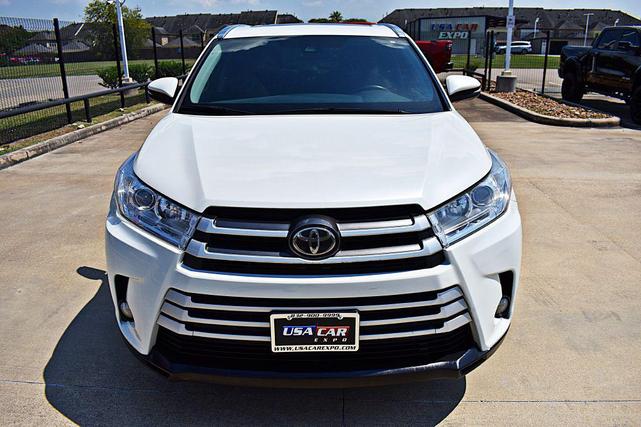 Photo of 2017 WHITE Toyota Highlander