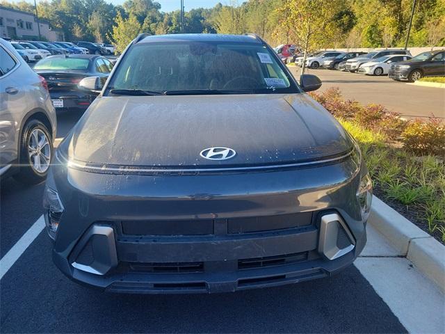 Photo of 2025 Gray Pearl Hyundai KONA