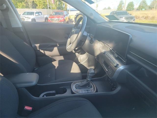 Photo of 2025 Gray Pearl Hyundai KONA