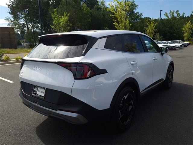 Photo of 2026 Glacial White Pearl Kia Sportage