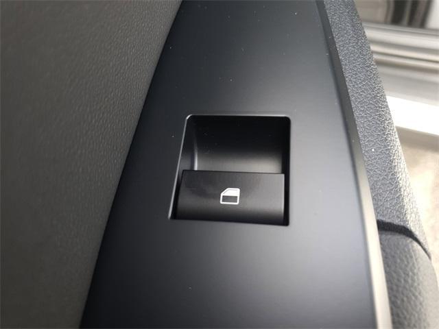 Photo of 2026 Glacial White Pearl Kia Sportage