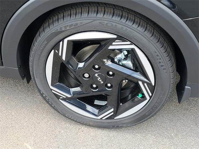 Photo of 2025 Aurora Black Pearl Kia K4