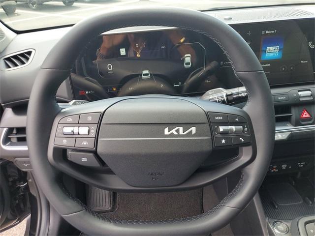 Photo of 2025 Aurora Black Pearl Kia K4
