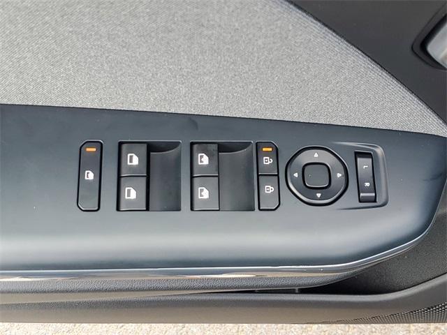 Photo of 2025 Aurora Black Pearl Kia K4