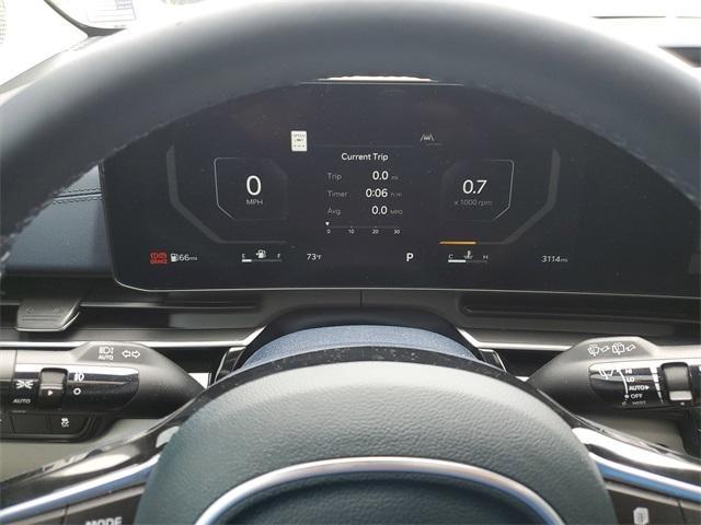 Photo of 2025 Ceramic Silver Kia Carnival