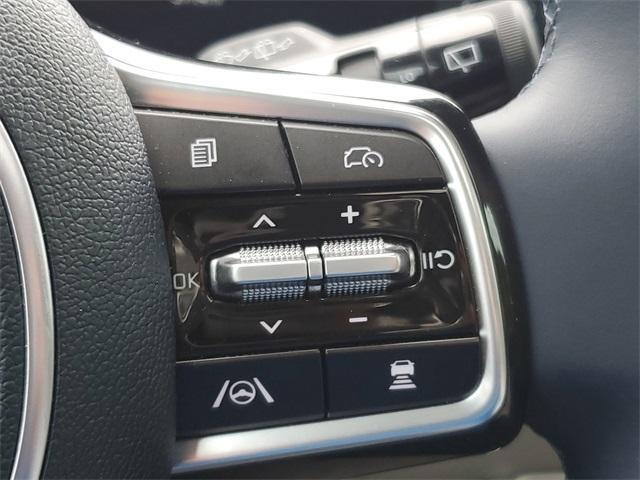 Photo of 2025 Ceramic Silver Kia Carnival