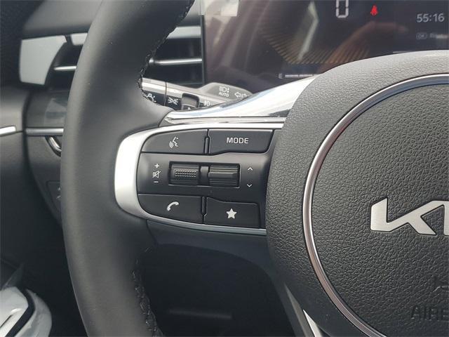 Photo of 2025 Snow White Pearl Kia K5