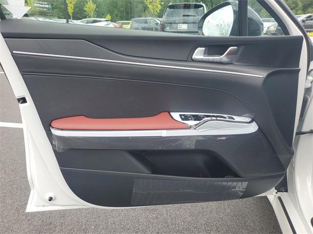 Photo of 2025 Snow White Pearl Kia K5