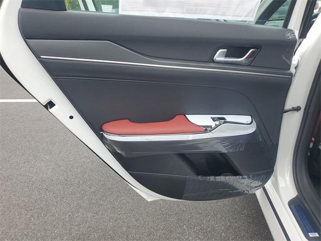 Photo of 2025 Snow White Pearl Kia K5